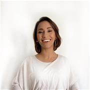 Profesora de Musica, piano inicial y canto lírico o popular. Ofrece clases a domicilio y on line